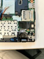 x270 Kabel am Scharnier.jpg